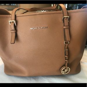 Michael Kors Leather large tote. New!